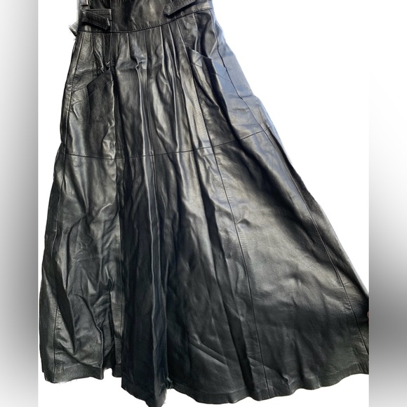 EUC black leather skirt Gossip Vancouver Canada - Picture 3 of 15
